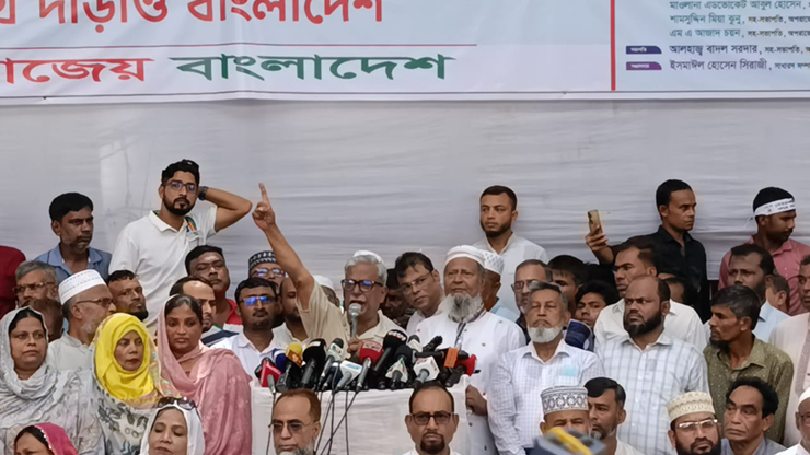 নির্বাচন বানচালকারীরা আপনার কাছাকাছি রয়েছে: প্রধান উপদেষ্টাকে ফারুকের হুঁশিয়ারি