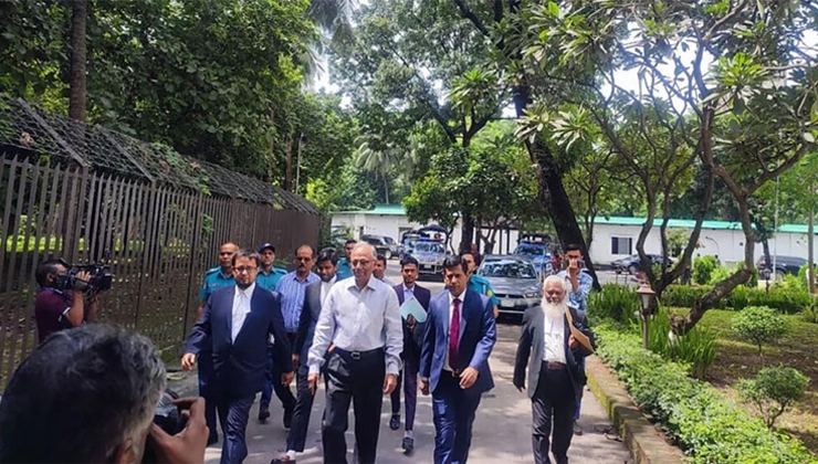 ‘শেখ হাসিনা বিরোধীপক্ষকে দমন করতেন হিটলারের মতো’