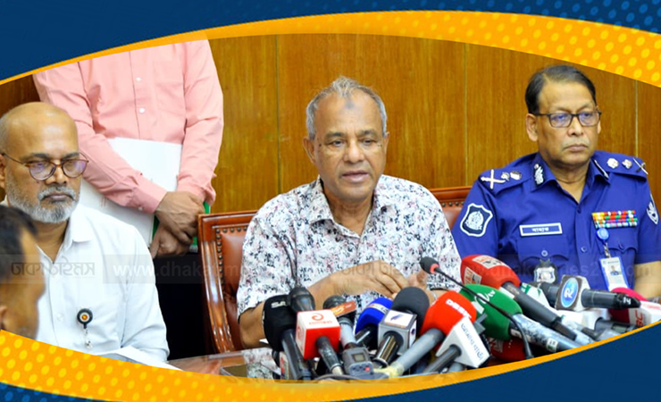 দুর্গাপূজার নিরাপত্তায় বুধবার মাঠে নামছে আইনশৃঙ্খলা বাহিনী: স্বরাষ্ট্র উপদেষ্টা