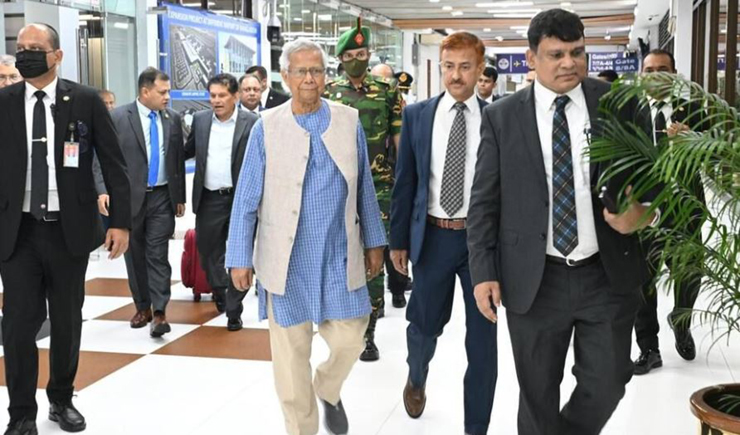 জাতিসংঘ অধিবেশনে যোগ দিতে নিউইয়র্কের পথে প্রধান উপদেষ্টা, সফরসঙ্গী শীর্ষ রাজনৈতিক নেতারা