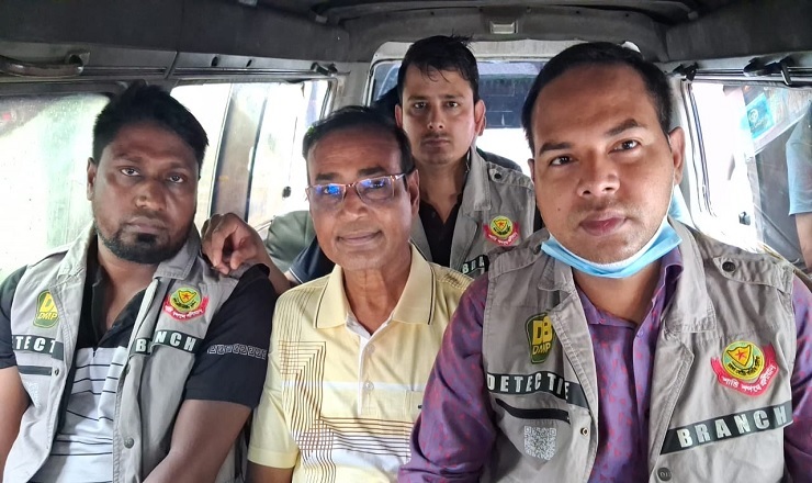 মতিঝিলে ডিবির হাতে যশোরের সাবেক ইউপি চেয়ারম্যান আটক