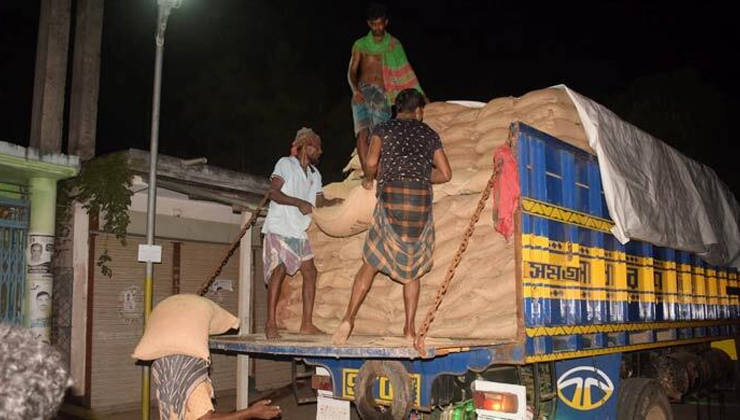 মাগুরায় টিসিবির ৭৮ টন চাল উদ্ধার