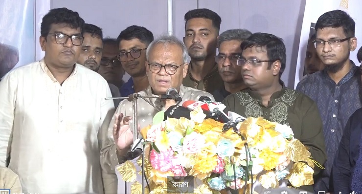 জাতীয় নির্বাচনে কাউকে জিতিয়ে দিতে চাইলে জনগণ ছেড়ে দেবে না: রিজভী