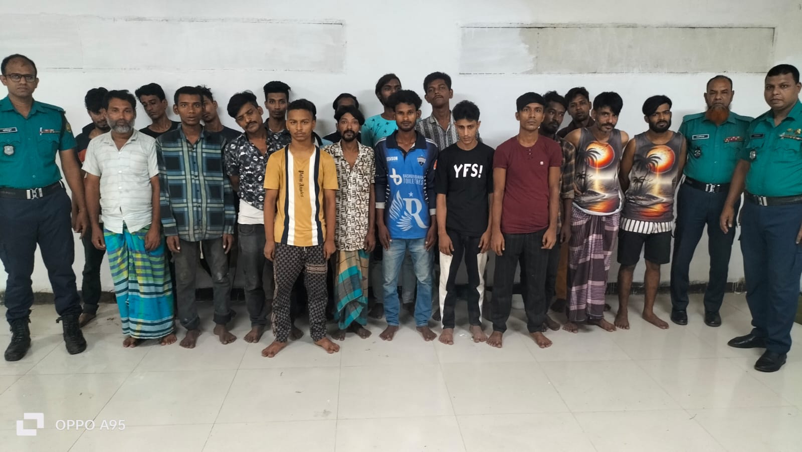 মোহাম্মদপুরে পুলিশের বিশেষ অভিযানে ২০ জন গ্রেপ্তার