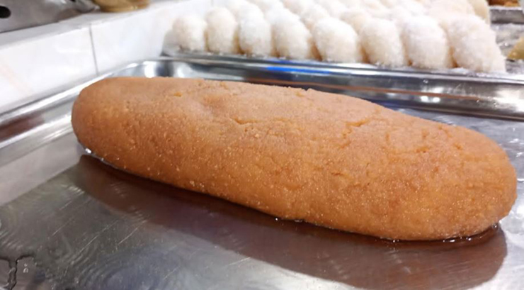 নেত্রকোণার ঐতিহ্যবাহী বালিশ মিষ্টি জিআই পণ্য স্বীকৃতি পেল