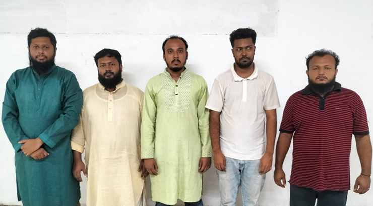 মোহাম্মদপুরে ‘সমন্বয়ক’ পরিচয়ে চাঁদাবাজির সময় আটক ৫