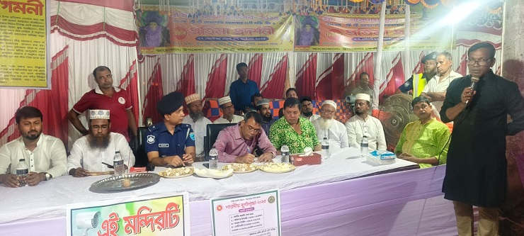আলফাডাঙ্গায় শারদীয় দুর্গাপূজা পরিদর্শনে ফরিদপুরের পুলিশ সুপার
