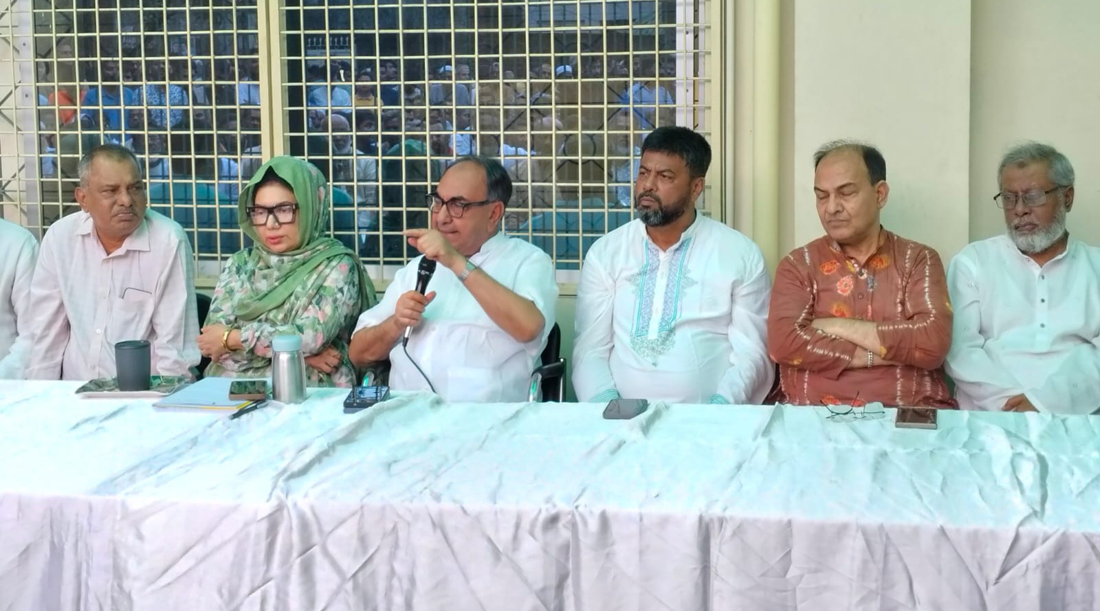 ধর্ম ব্যবসায়ী একটি দল নির্বাচন নিয়ে বিভ্রান্তি ছড়াচ্ছে: মির্জা আব্বাস