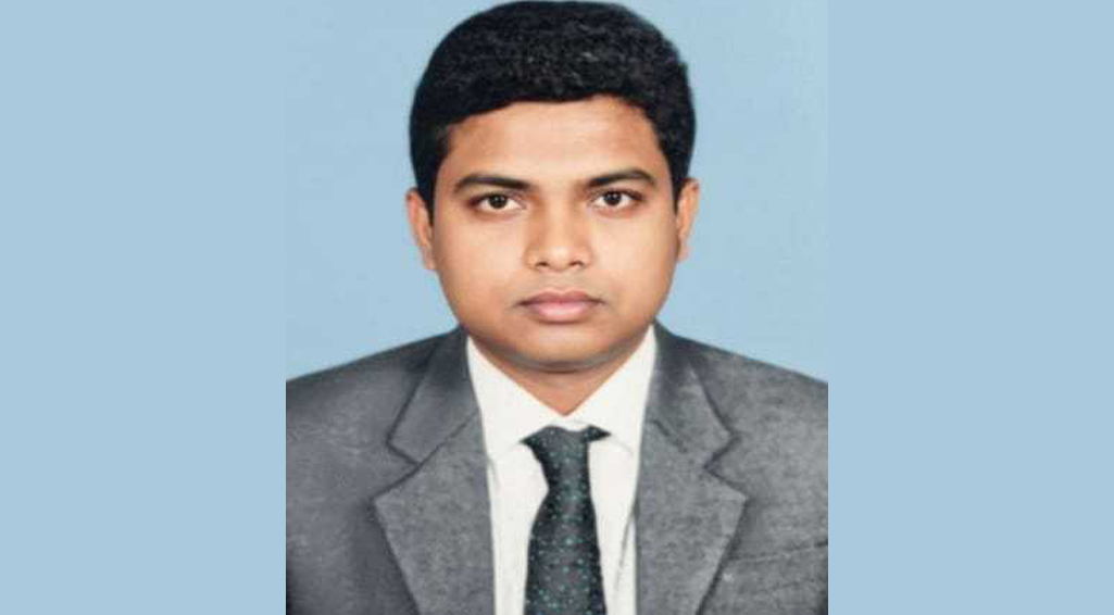 এক কোটি ৩০ লাখ টাকাসহ জনতা ব্যাংকের ম্যানেজার লাপাত্তা