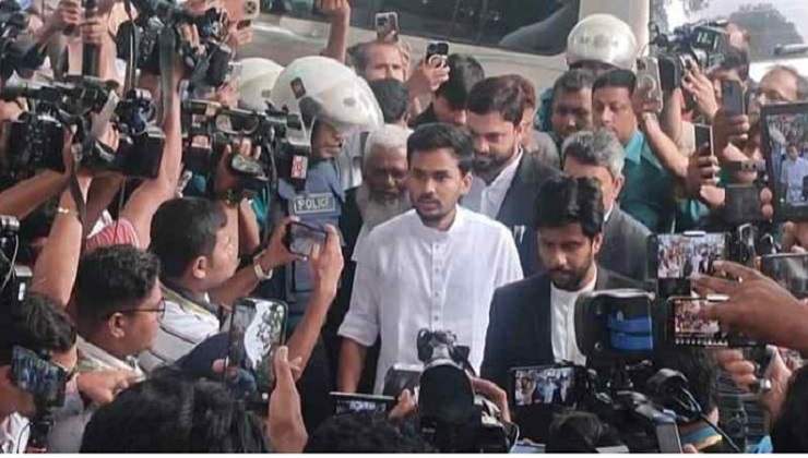 ৫ আগস্ট হত্যা মামলার সাক্ষ্য দিতে ট্রাইব্যুনালে উপদেষ্টা আসিফ মাহমুদ