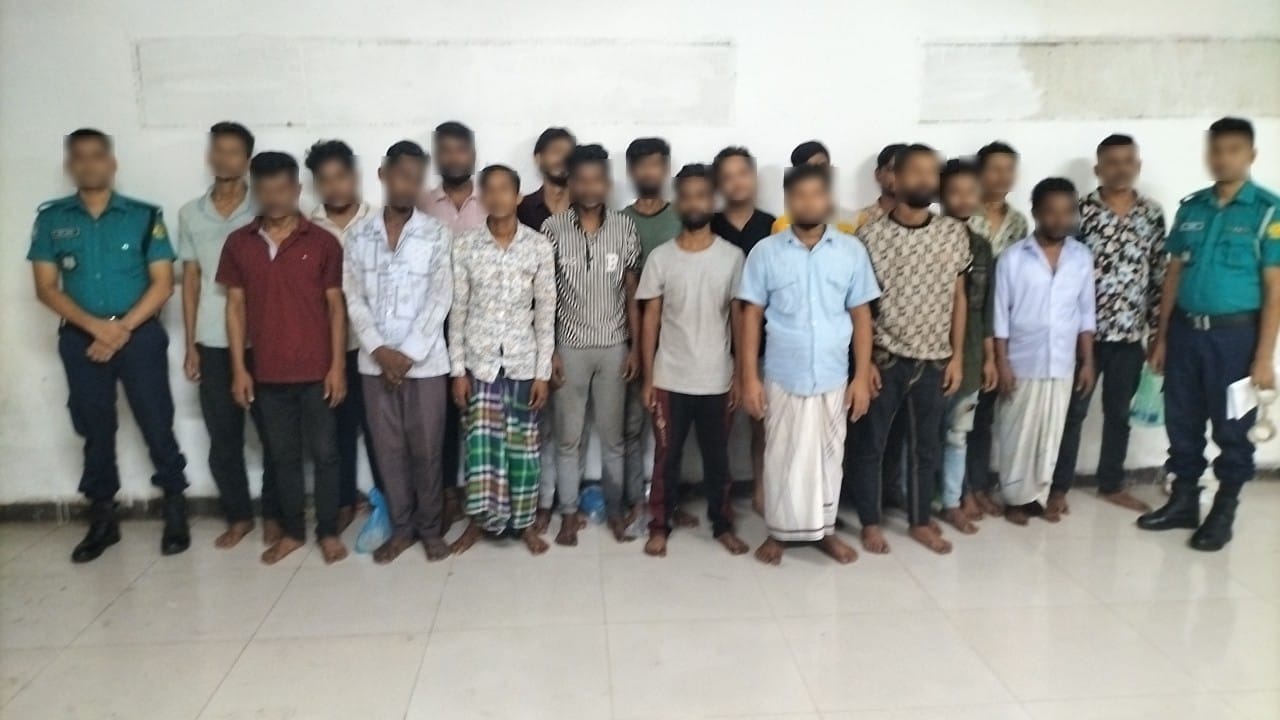 মোহাম্মদপুরে পুলিশের বিশেষ অভিযানে ২০ জন গ্রেপ্তার
