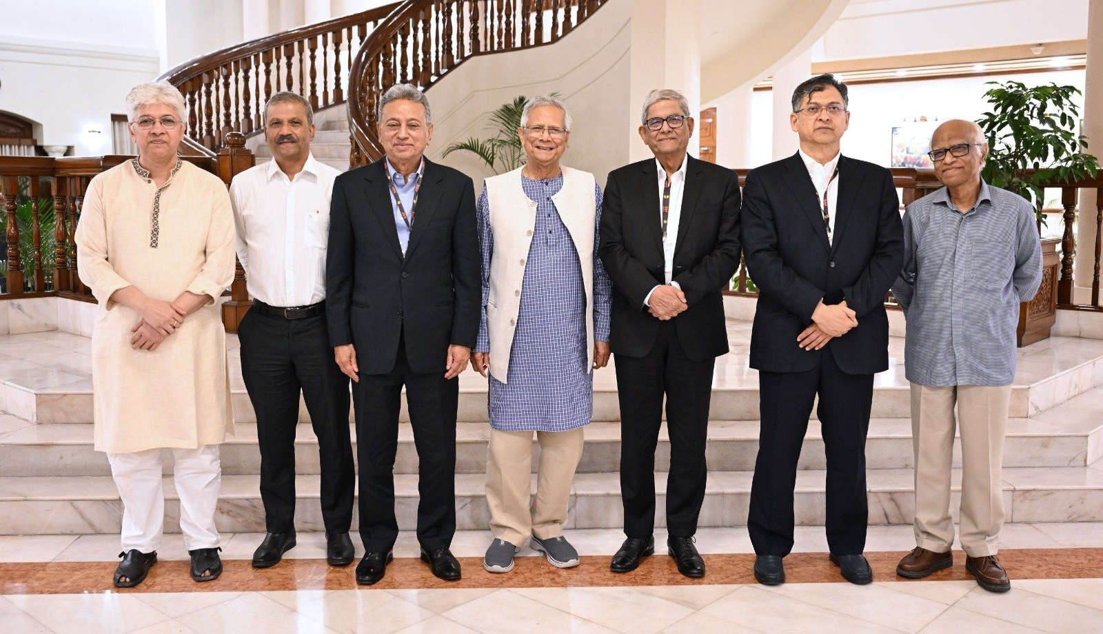 নির্বাচন শান্তিপূর্ণ ও নিরপেক্ষ করতে যা কিছু প্রয়োজন, আমরা করব: বিএনপিকে প্রধান উপদেষ্টা