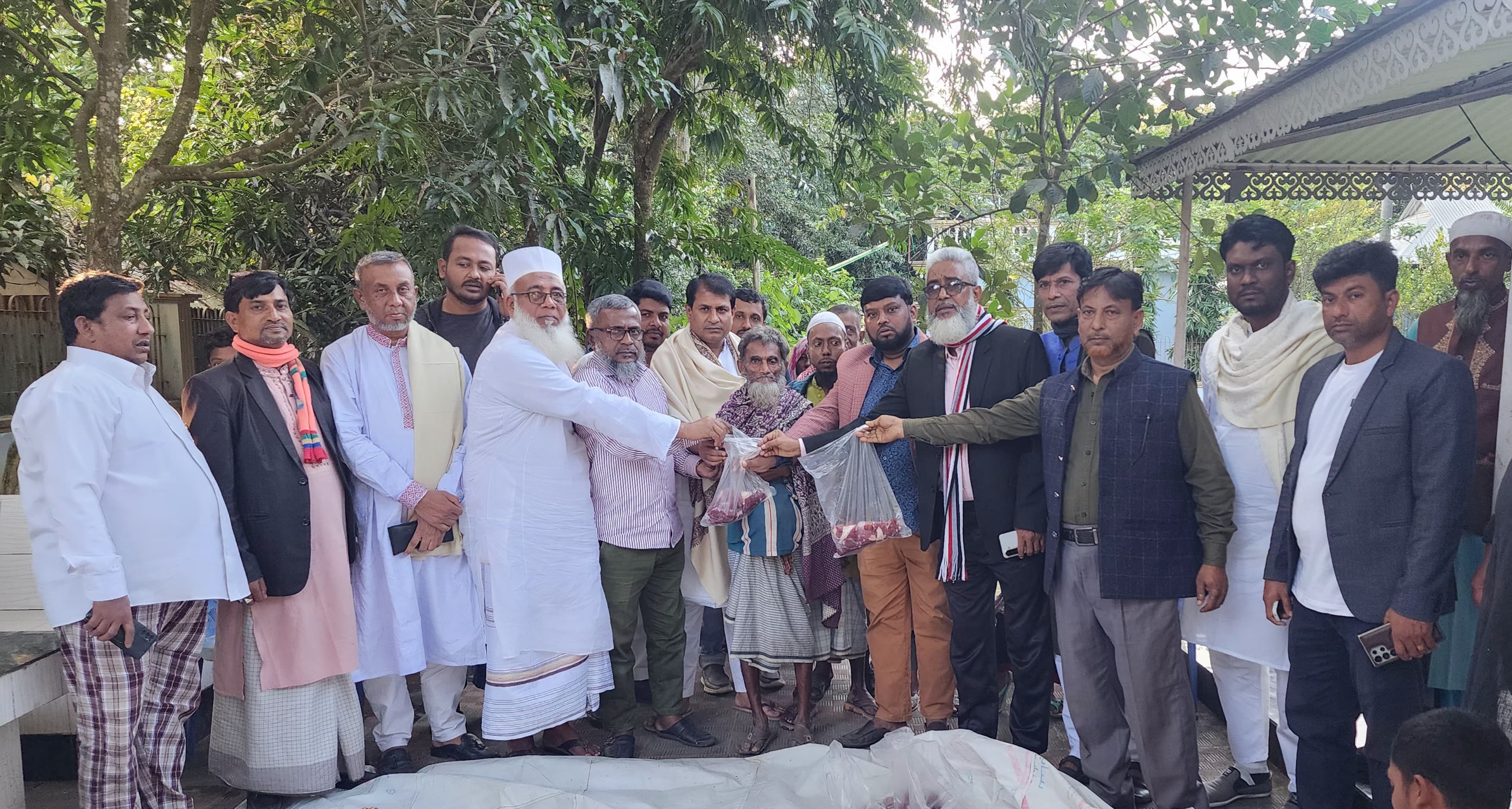 খালেদা জিয়ার সুস্থতা কামনায় গরু সাদাকাহ করলেন মোফাজ্জল হোসেন কায়কোবাদ