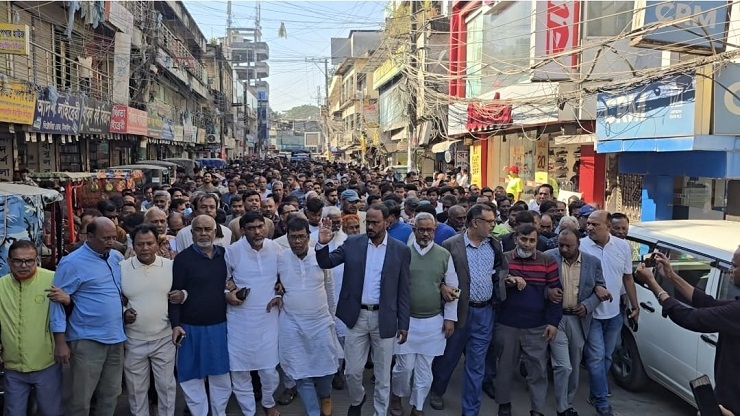হাদির ওপর হামলার ঘটনায় মির্জাপুরে বিএনপির প্রতিবাদ মিছিল