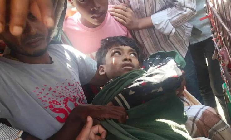 মিয়ানমারের ছোড়া গুলিতে টেকনাফে দুই কিশোর আহত