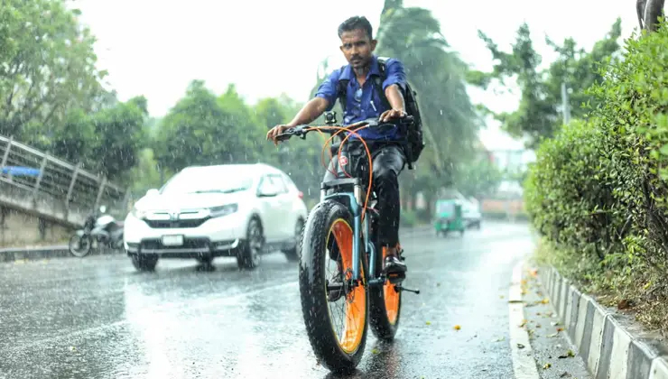 শীতের পর ঢাকায় প্রথম বৃষ্টি