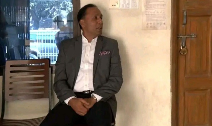 সারপ্রাইজ ভিজিটে ভূমি প্রতিমন্ত্রী, অফিসে নেই কোনো কর্মকর্তা