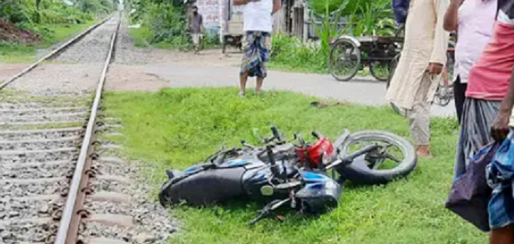 পূবাইলে ট্রেনের ধাক্কায় দুই মোটরসাইকেল আরোহীর মৃত্যু
