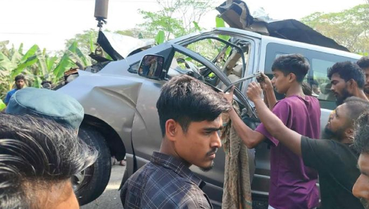 ঢাকা-বরিশাল মহাসড়কে বাস-মাইক্রোবাসের সংঘর্ষে নিহত ২