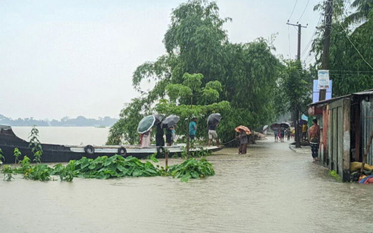 উত্তরে রেকর্ড বৃষ্টিপাত, তিন জেলায় বন্যার আশঙ্কা