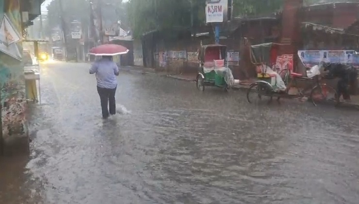 কালবৈশাখীর তাণ্ডবে বিপর্যস্ত ব্রাহ্মণবাড়িয়া, জলাবদ্ধতায় ভোগান্তি এসএসসি পরীক্ষার্থীদের