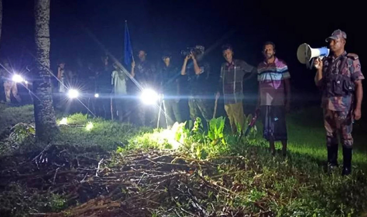 চুয়াডাঙ্গার দর্শনা সীমান্ত দিয়ে ১১ বাংলাভাষীকে পুশইনের চেষ্টা প্রতিহত করল বিজিবি