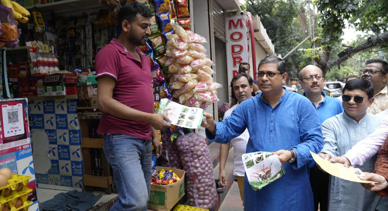 ডেঙ্গু মোকাবিলায় শাস্তির চেয়ে সচেতনতায় গুরুত্ব প্রতিমন্ত্রী শাহে আলমের