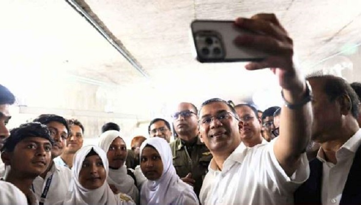 সংসদে প্রধানমন্ত্রীর সঙ্গে মধ্যাহ্নভোজ করলেন শিক্ষার্থীরা