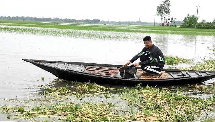 আত্রাইয়ে বর্ষার নতুন পানিতে মাছ শিকারের মহোৎসব