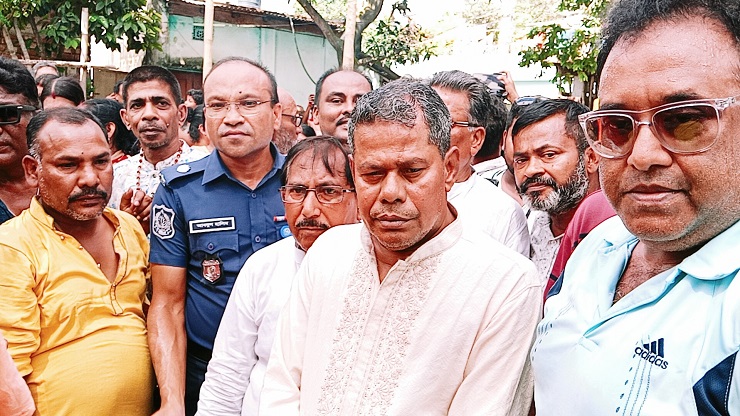 দিনাজপুরে বর্ণিল আয়োজনে উৎসবমুখর পরিবেশে শ্রী শ্রী জগন্নাথ দেবের রথযাত্রা সম্পন্ন