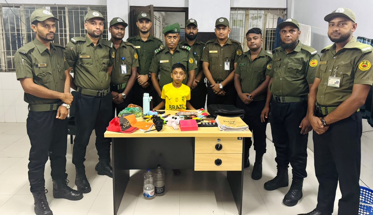 অভিমানে বাড়ি ছাড়ে ৮ বছরের শিশু, ৬৪ হাজার টাকাসহ উদ্ধার করলেন আনসার সদস্যরা