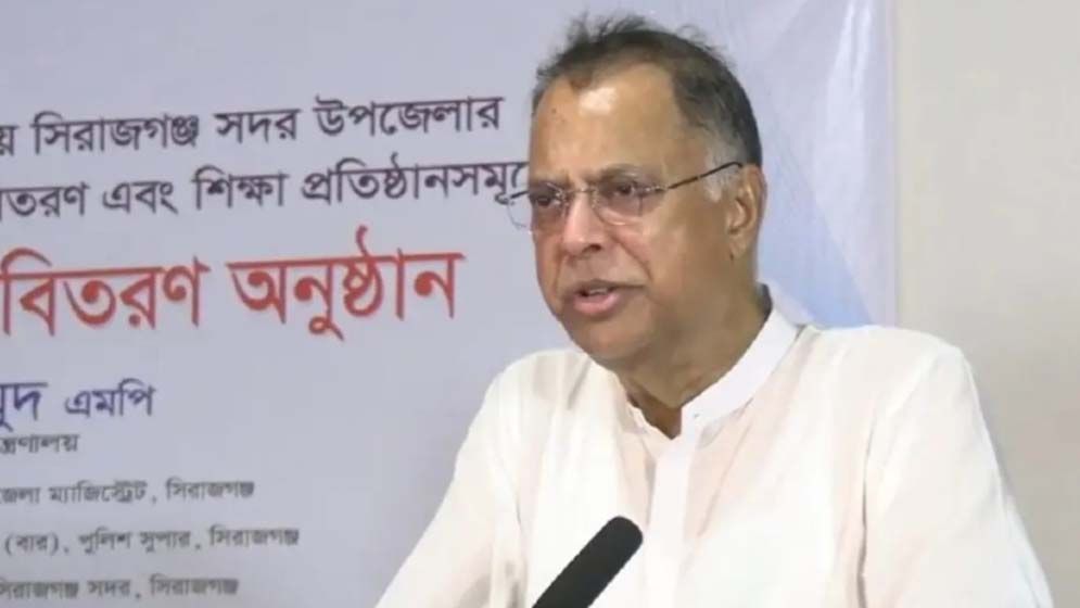 পরীক্ষার হলে ঘাড় ঘোরাতে দেয় না, এটা কি আন্দোলনের বিষয় হলো!