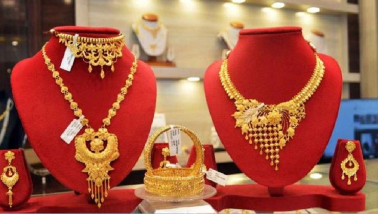 দেশের বাজারে কমেছে স্বর্ণের দাম
