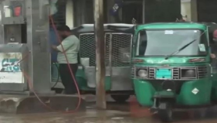 ফেনীতে স্বাভাবিক হতে শুরু করেছে গ্যাস সরবরাহ, গ্রাহকদের মাঝে স্বস্তি
