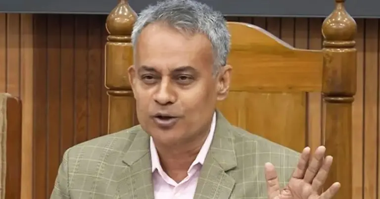 মন্ত্রিত্ব হারানোর গুঞ্জনে সেতুমন্ত্রী শেখ রবিউল আলমের মুখে যে কথা
