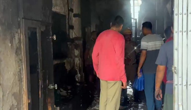 পশ্চিমবঙ্গে হোটেলে ভয়াবহ আগুনে নিহত ৭