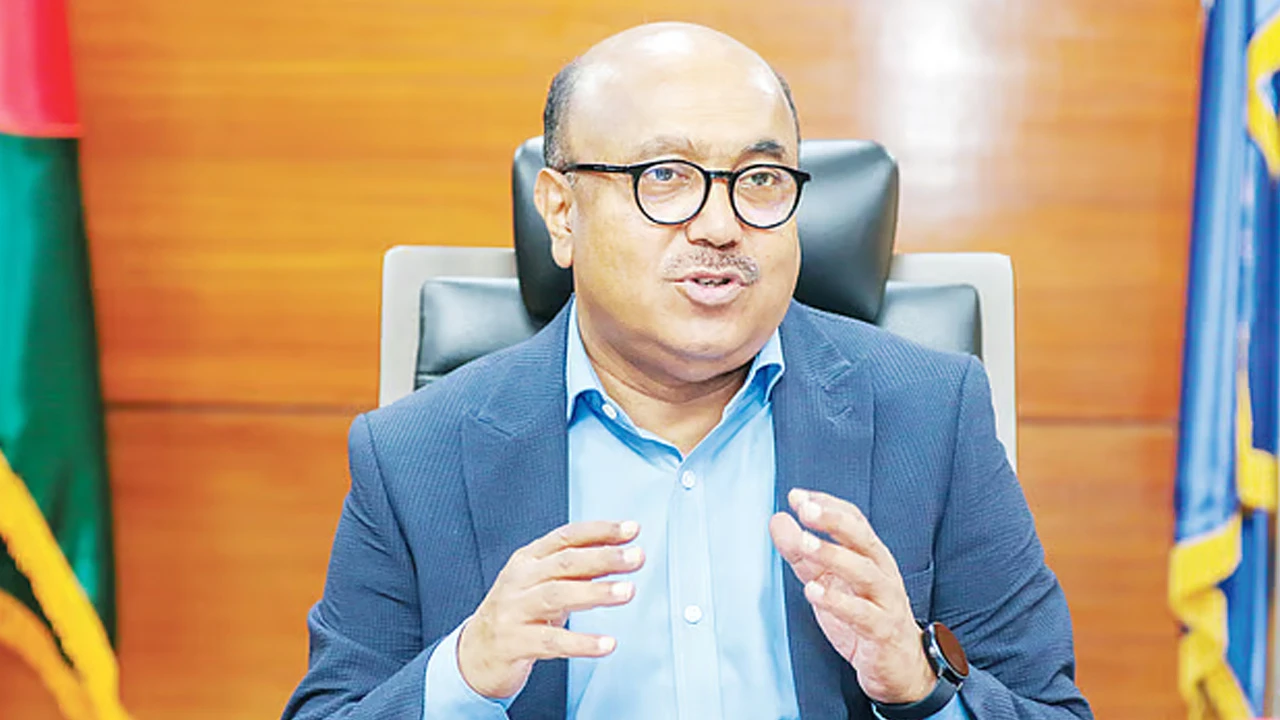 শারীরিক অসুস্থতার কারণ দেখিয়ে পিএসসি চেয়ারম্যান মোবাশ্বের মোনেমের পদত্যাগ