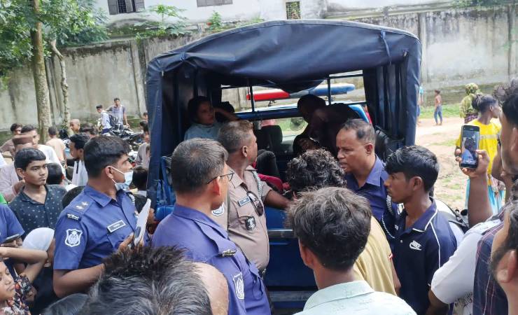 শ্রীপুরে হানিট্র্যাপের অভিযোগে কয়েকজনকে আটক