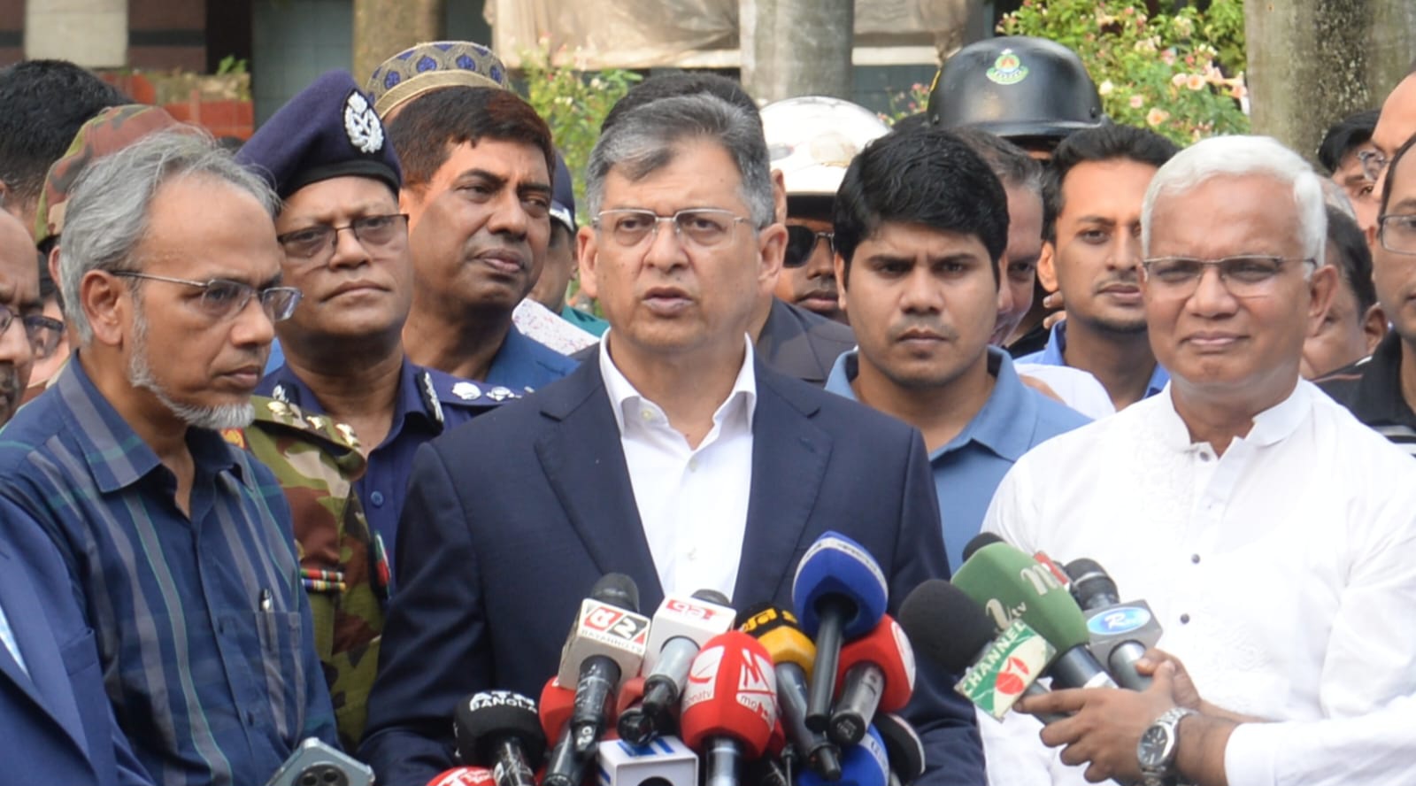 চাঁদাবাজির সাথে জড়িত পুলিশ সদস্যদের তালিকা প্রস্তুত হচ্ছে: স্বরাষ্ট্রমন্ত্রী