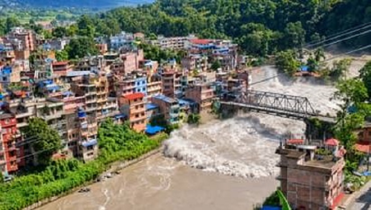 নেপালে হঠাৎ ভয়াবহ বন্যা, বিদেশি পর্যটকসহ ৩৮৪ জন নিখোঁজ