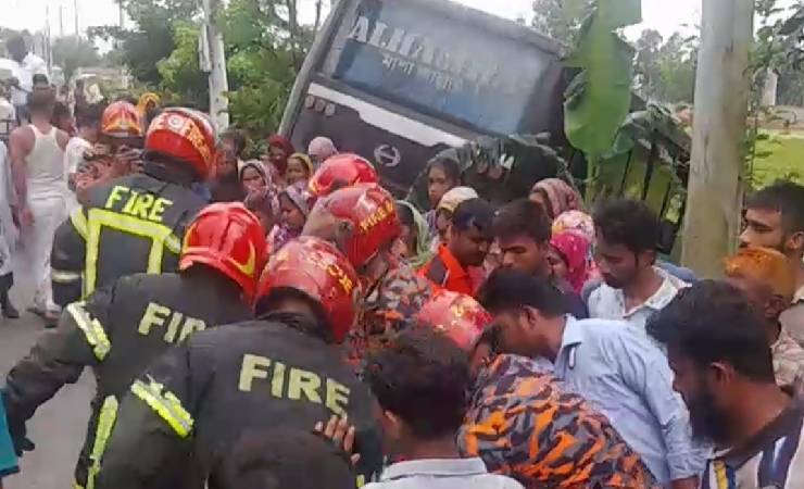 গাইবান্ধায় পৃথক সড়ক দুর্ঘটনায় নিহত ২