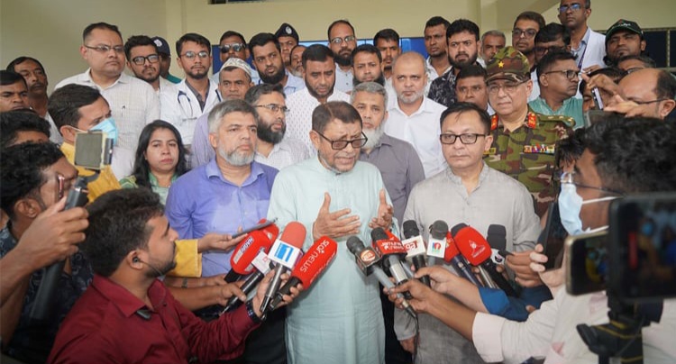 দেশের প্রতিটি সরকারি হাসপাতালকে দালালমুক্ত করা হবে: স্বাস্থ্যমন্ত্রী