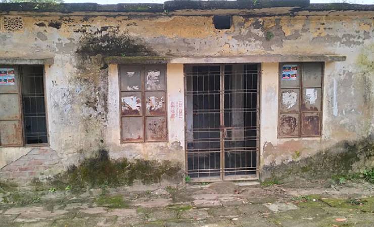 ত্রিশালে কমিউনিটি ক্লিনিকগুলোর বেহাল দশা! 