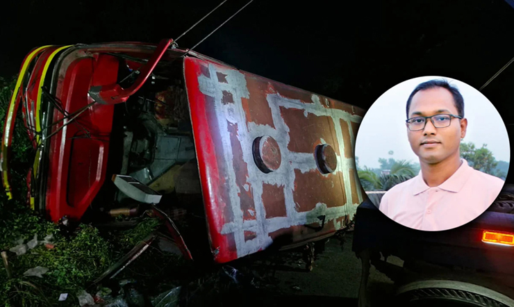 ফেনীর লালপোলে বাস উল্টে কাস্টমস কর্মকর্তা নিহত, আহত ১০