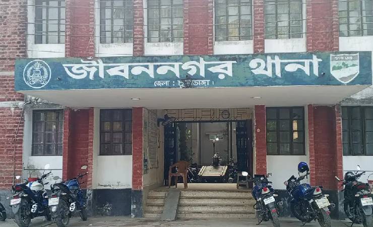 চুয়াডাঙ্গায় বন্ধ ঘর থেকে যুবকের অর্ধগলিত মরদেহ উদ্ধার