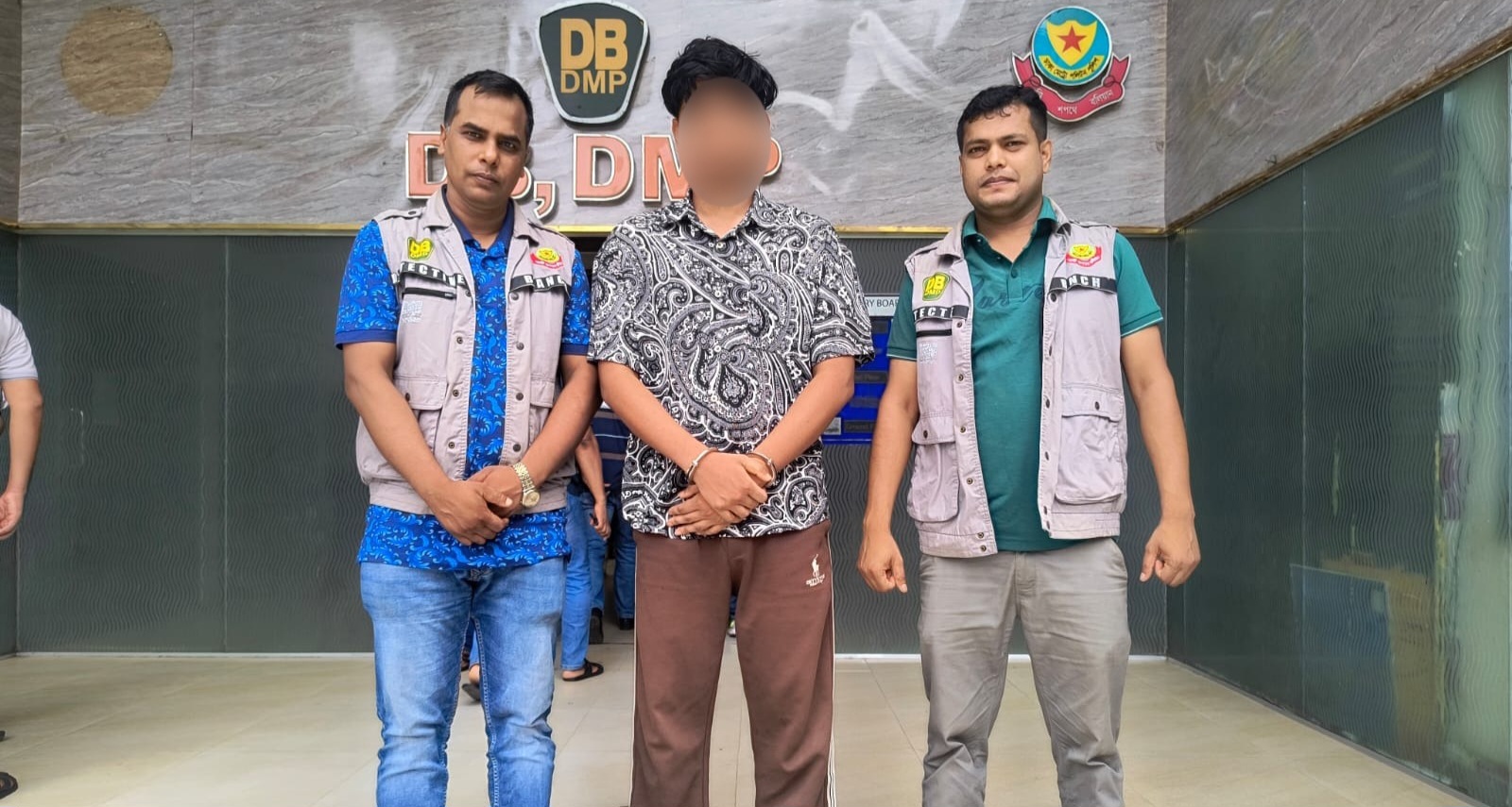 ভুয়া লোনের ওয়েবসাইট ও ফেসবুক পেজ খুলে প্রতারণা, গ্রেপ্তার ১