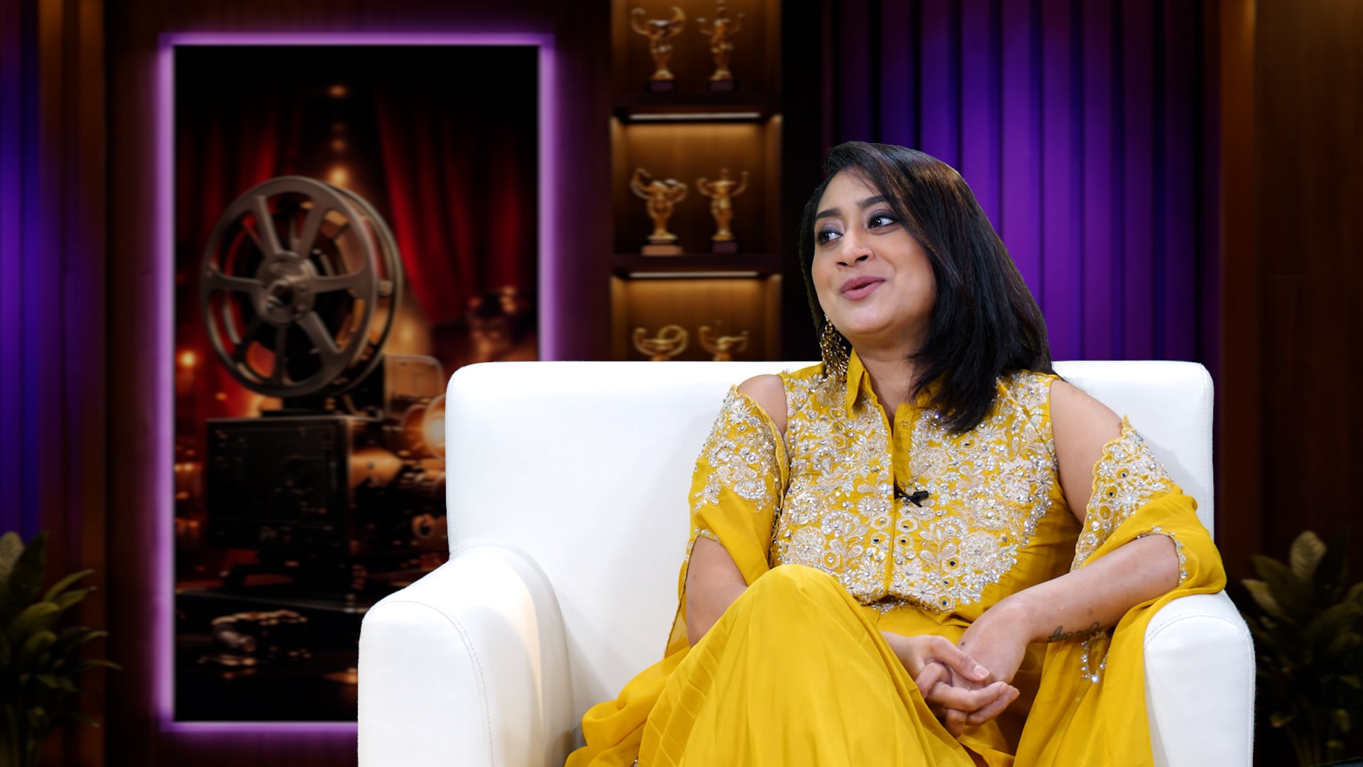 শোবিজের অন্দরমহলের রাজনীতি নিয়ে বিস্ফোরক স্বাগতা