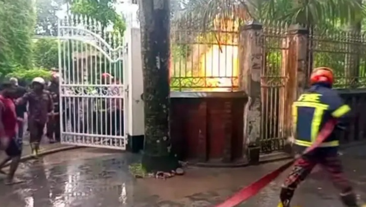 বিদ্যুৎমন্ত্রীর বাড়ির সামনে বজ্রপাত, নেভালো ফায়ার সার্ভিস