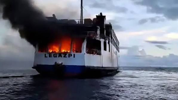 ফিলিপাইনে যাত্রীবাহী ফেরিতে ভয়াবহ আগুনে নিহত ৫, নিখোঁজ ৮৭