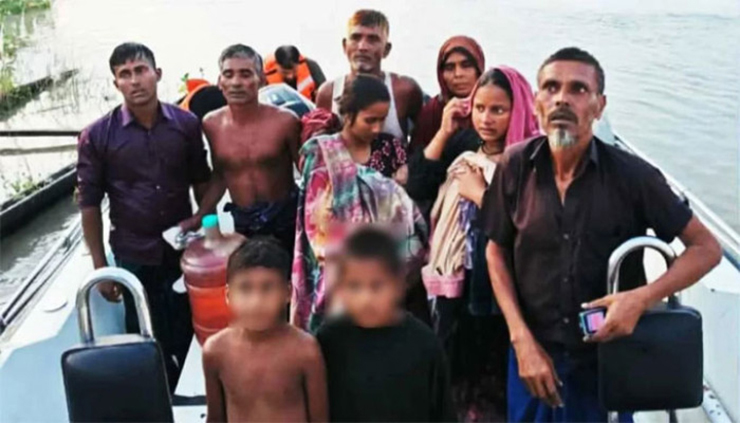 পদ্মায় নৌকাডুবি: বিএসএফের উদ্ধার করা ১০ বাংলাদেশিকে ফেরত